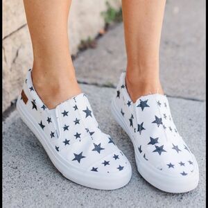 Blowfish Malibu Maddox Slip-On Sneakers Off White Galaxy Pattern